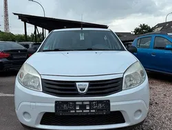 Weiß Gebraucht 2010 Dacia Sandero Kleinwagen | 1.690 €