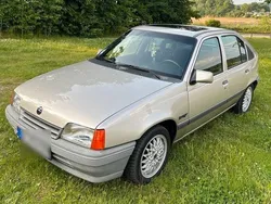 Gold Gebraucht 1990 Opel Kadett Edition Coupé | 3.000 €