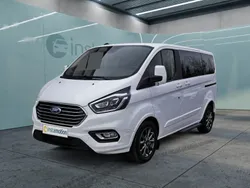 Weiß Gebraucht 2023 Ford Tourneo Custom Titanium X Van / Kleinbus | 44.150 € (Fairer Preis)