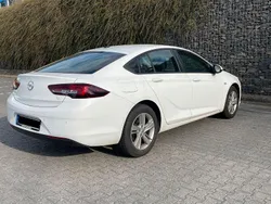 Weiß Gebraucht 2019 Opel Insignia Business Edition Limousine | 14.900 € (Fairer Preis)