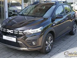 Perlmuttschwarz metallic Neu 2025 Dacia Sandero Expression Kleinwagen | 20.805 € (Fairer Preis)