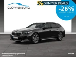 Saphirschwarz Neu 2025 BMW 520 M Sport Kombi | 57.490 € (Superpreis)