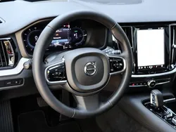 Silber Gebraucht 2024 Volvo V60 Plus Kombi | 47.160 € (Etwas zu teuer)