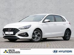 Serenity white / mic Gebraucht 2022 Hyundai i30 Select Limousine | 18.990 € (Fairer Preis)