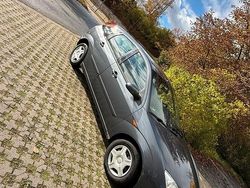 Grau Gebraucht 2002 Ford Focus Kleinwagen | 1.799 € (Teuer)
