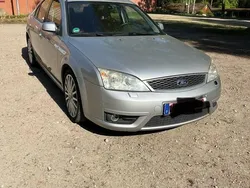 Silber Gebraucht 2004 Ford Mondeo ST Limousine | 2.500 €