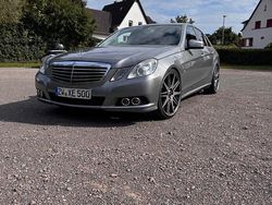 Grau Gebraucht 2009 Mercedes E250 Limousine | 6.900 € (Guter Preis)