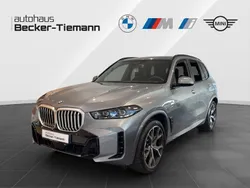 Grau Gebraucht 2024 BMW X5 M Sport SUV | 85.500 € (Superpreis)