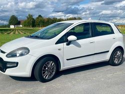 Weiß Gebraucht 2011 Fiat Grande Punto Kleinwagen | 3.290 € (Etwas zu teuer)