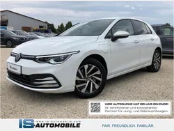 Pure white Gebraucht 2022 VW Golf VIII Style Limousine | 23.999 € (Guter Preis)