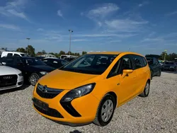 Weiß Gebraucht 2017 Opel Zafira Tourer Selection Van / Kleinbus | 3.800 €