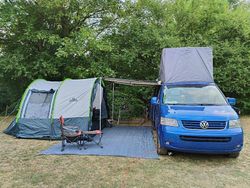 Blau Gebraucht 2006 VW T5 California Van | 20.000 €