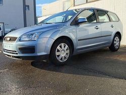 Grau Gebraucht 2006 Ford Focus Fun X Kombi | 750 € (Superpreis)