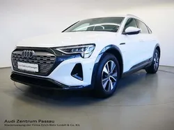 Weiß Gebraucht 2023 Audi Q8 Sportback e-tron Advanced SUV | 57.150 € (Fairer Preis)