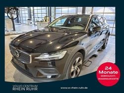 Schwarz onyx black / metallic Gebraucht 2023 Volvo V60 CC Plus Kombi | 36.850 € (Guter Preis)