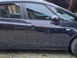 Schwarz Gebraucht 2012 Opel Zafira Tourer Edition Van / Kleinbus | 5.500 € (Guter Preis)