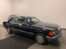 Blau Gebraucht 1988 Mercedes E420 Limousine | 12.900 €