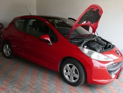 Rot Gebraucht 2007 Peugeot 207 Limousine | 3.500 €