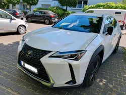 Weiß Gebraucht 2018 Lexus UX 200 SUV | 22.500 €
