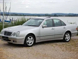 Silber Gebraucht 1999 Mercedes E240 Classic Limousine | 5.950 € (Teuer)