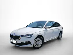 Weiß Gebraucht 2023 Skoda Scala Active Kleinwagen | 17.950 € (Fairer Preis)
