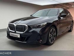 Saphirschwarz Gebraucht 2024 BMW 520 Comfort Edition Kombi | 49.999 € (Guter Preis)