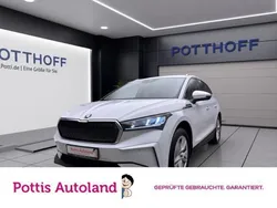 Weiss Gebraucht 2024 Skoda Enyaq iV Loft SUV | 35.977 € (Fairer Preis)