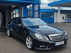 Schwarz Gebraucht 2009 Mercedes E500 Avantgarde Limousine | 15.800 € (Fairer Preis)
