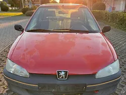 Rot Gebraucht 1997 Peugeot 106 Kleinwagen | 699 € (Fairer Preis)