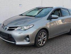 Silber Gebraucht 2013 Toyota Auris Touring Sports Kombi | 7.799 € (Fairer Preis)