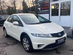 Weiß Gebraucht 2011 Honda Civic Limousine | 3.990 € (Teuer)