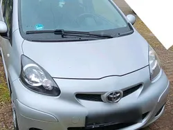 Grau Gebraucht 2009 Toyota Aygo Kleinwagen | 2.750 € (Fairer Preis)