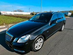 Schwarz Gebraucht 2012 Mercedes E250 Kombi | 12.299 € (Etwas zu teuer)