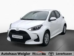 Weiß Neu 2025 Toyota Yaris Business Edition Limousine | 24.950 € (Guter Preis)