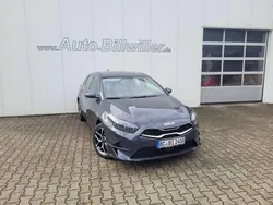 Pentametal metallic Gebraucht 2024 Kia Ceed Spirit Limousine | 25.990 € (Fairer Preis)