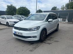 Weiß Gebraucht 2017 VW Touran Highline Van / Kleinbus | 18.800 € (Fairer Preis)