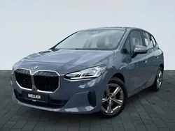 Kupfergrau (grau) Gebraucht 2022 BMW 220 Active Tourer Performance Van / Kleinbus | 27.450 € (Superpreis)