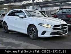 Weiß Gebraucht 2022 Mercedes A180 Limousine | 19.990 € (Guter Preis)