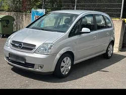 Silber Gebraucht 2003 Opel Meriva Van / Kleinbus | 1.650 € (Guter Preis)