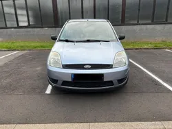 Blau Gebraucht 2005 Ford Fiesta Kleinwagen | 1.000 €