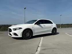 Weiß Gebraucht 2020 Mercedes A250 AMG line Limousine | 27.700 € (Teuer)