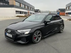 Schwarz Gebraucht 2021 Audi A3 e-tron Ambiente Kleinwagen | 29.500 € (Fairer Preis)