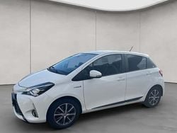 Weiß Gebraucht 2019 Toyota Yaris Hybrid Limousine | 14.490 € (Guter Preis)