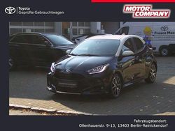 Mysticschwarz mica / dach weiss Gebraucht 2020 Toyota Yaris Hybrid Style Limousine | 19.750 € (Teuer)