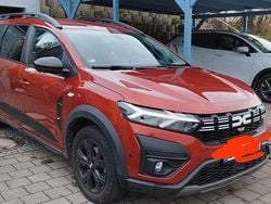 Braun Gebraucht 2023 Dacia Jogger Extreme Van / Kleinbus | 18.800 € (Fairer Preis)