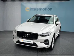 Weiß Gebraucht 2022 Volvo XC60 Momentum SUV | 30.799 € (Guter Preis)