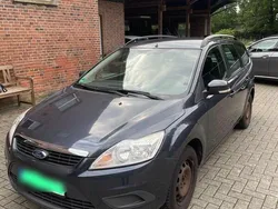 Grau Gebraucht 2011 Ford Focus Kombi | 2.199 € (Fairer Preis)