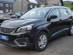Schwarz Gebraucht 2017 Peugeot 5008 Active Van / Kleinbus | 12.200 € (Fairer Preis)