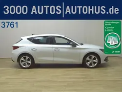 Weiß Gebraucht 2022 Seat Leon FR Limousine | 16.480 € (Guter Preis)