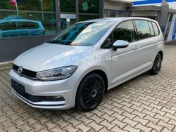 Silber metallic Gebraucht 2019 VW Touran Trendline Van / Kleinbus | 15.490 € (Etwas zu teuer)